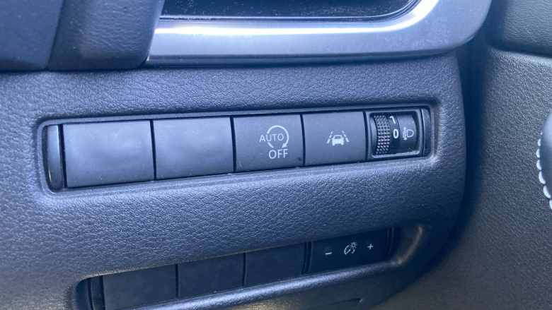 Nissan Qashqai 1.3 DiG-T MH N-Connecta 5dr Petrol Hatchback